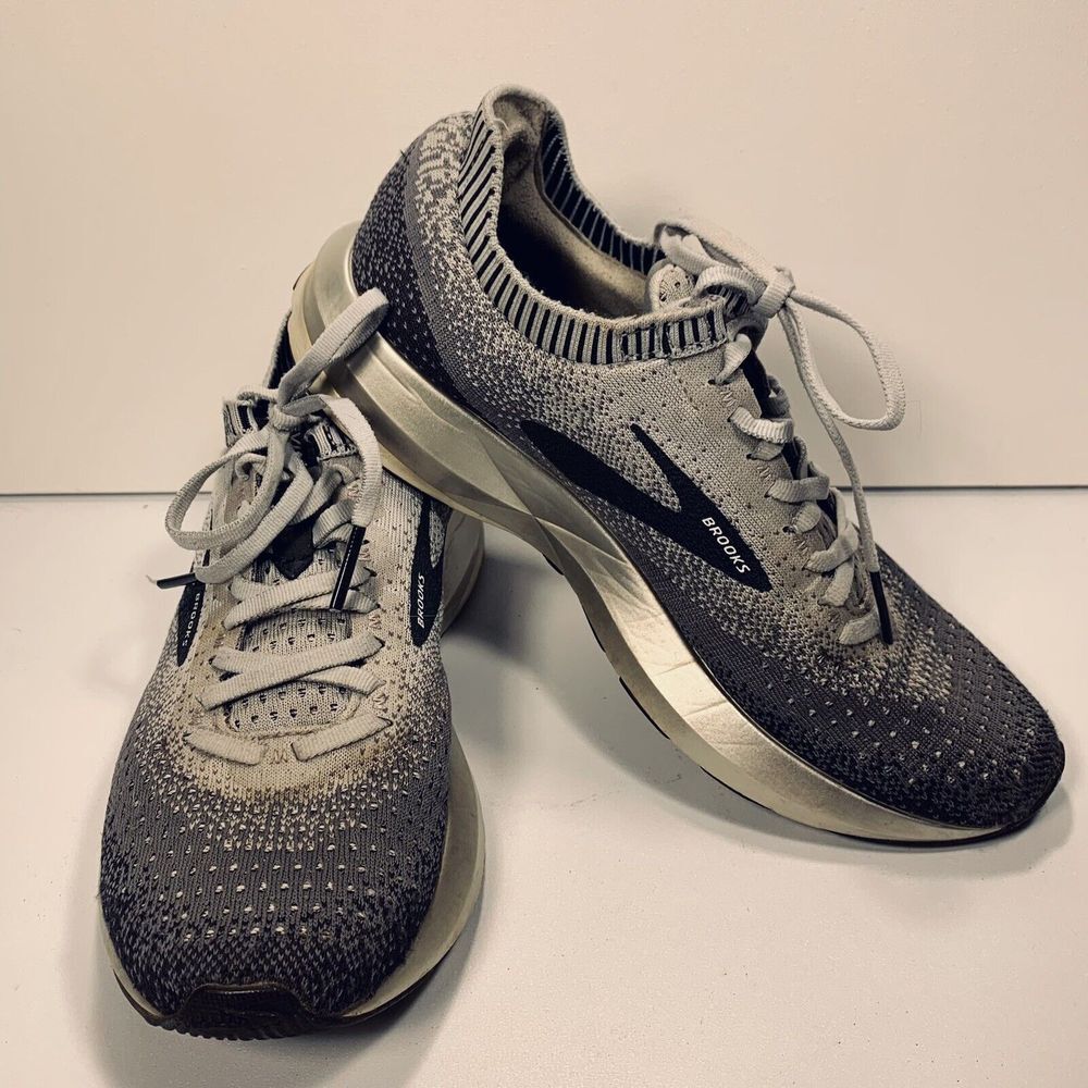 Size 8 - Brooks Levitate #2 Gray - 1202791B178 Gray Running sneaker Womens